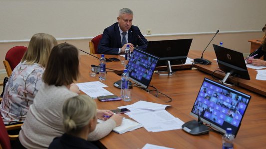 В муниципалитетах Архангельской области организуется работа службы «Дети в семье»